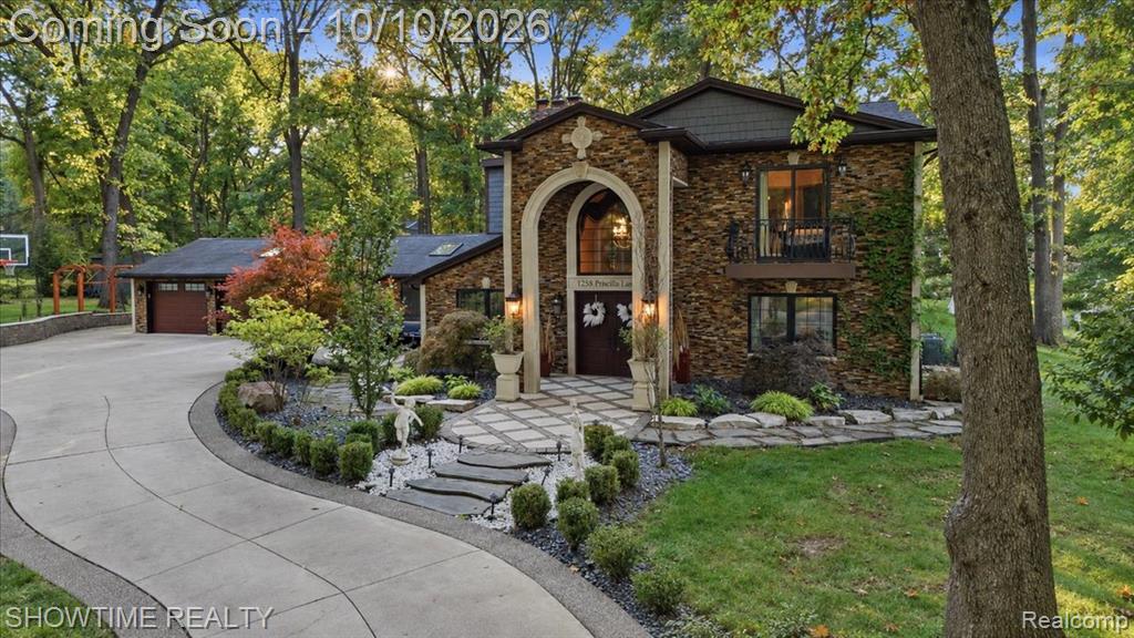 1258 Priscilla Lane, Rochester Hills, MI 48309