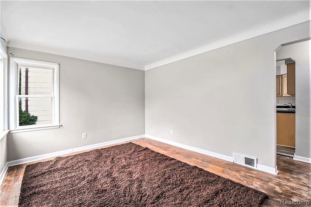 953 E BRICKLEY Avenue, Hazel Park, MI 48030 — Photo 3