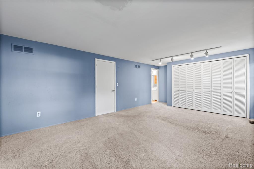 5138 Bayside Drive, Troy, MI 48098 — Photo 19