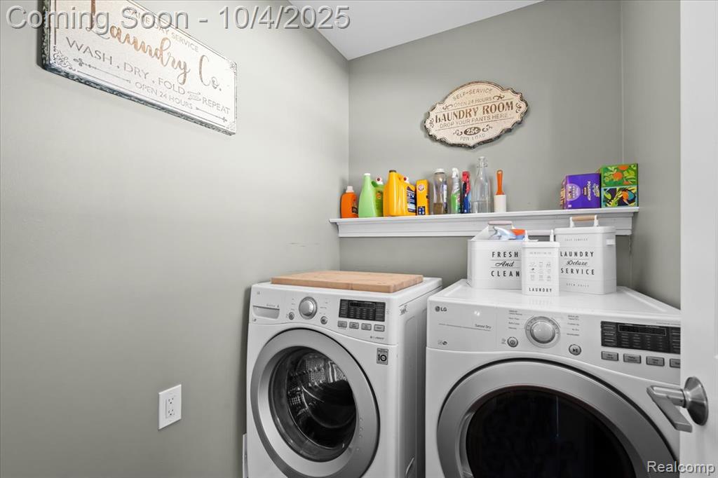 8680 Chippewa River Drive, Fowlerville, MI 48836 — Photo 14