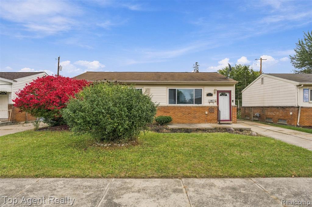 1639 Winifred Street, Westland, MI 48186