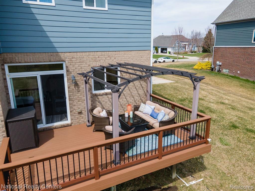 527 SOUTHSHORE Drive, Oxford, MI 48371 — Photo 48