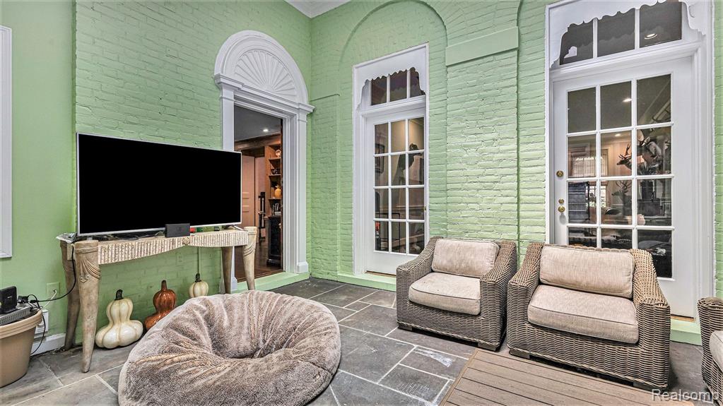 97 TOURAINE Road, Grosse Pointe Farms, MI 48236 — Photo 22