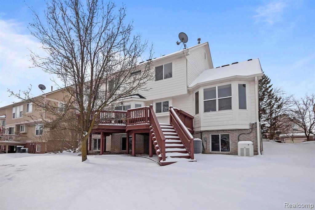 7850 TIMBERLANE Trail, West Bloomfield, MI 48323 — Photo 2