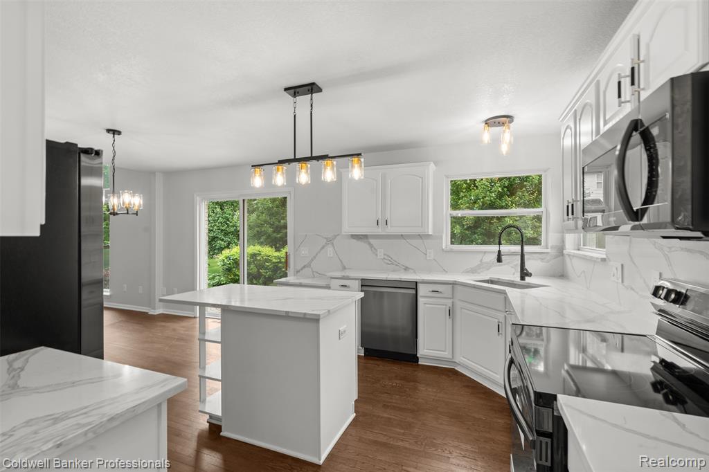 16413 MULBERRY Way, Northville, MI 48168 — Photo 13