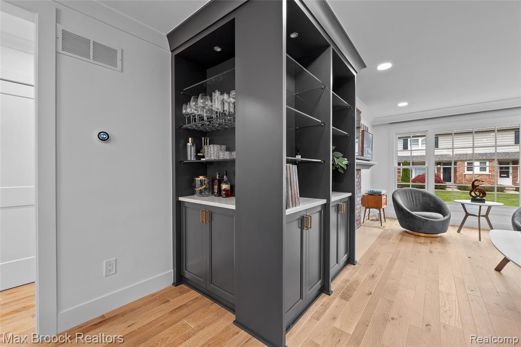 549 N OLD WOODWARD Avenue, Birmingham, MI 48009 — Photo 11