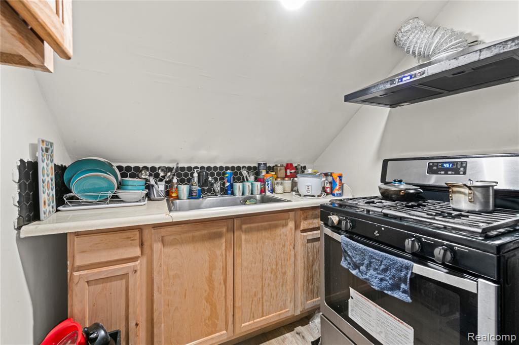 4590 Charles Street, Hamtramck, MI 48212 — Photo 28