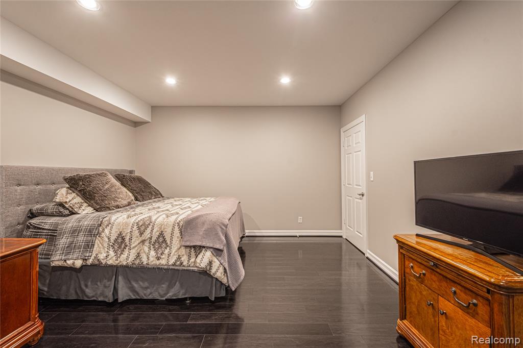 5429 Shorewood Drive, Fort Gratiot, MI 48059 — Photo 49