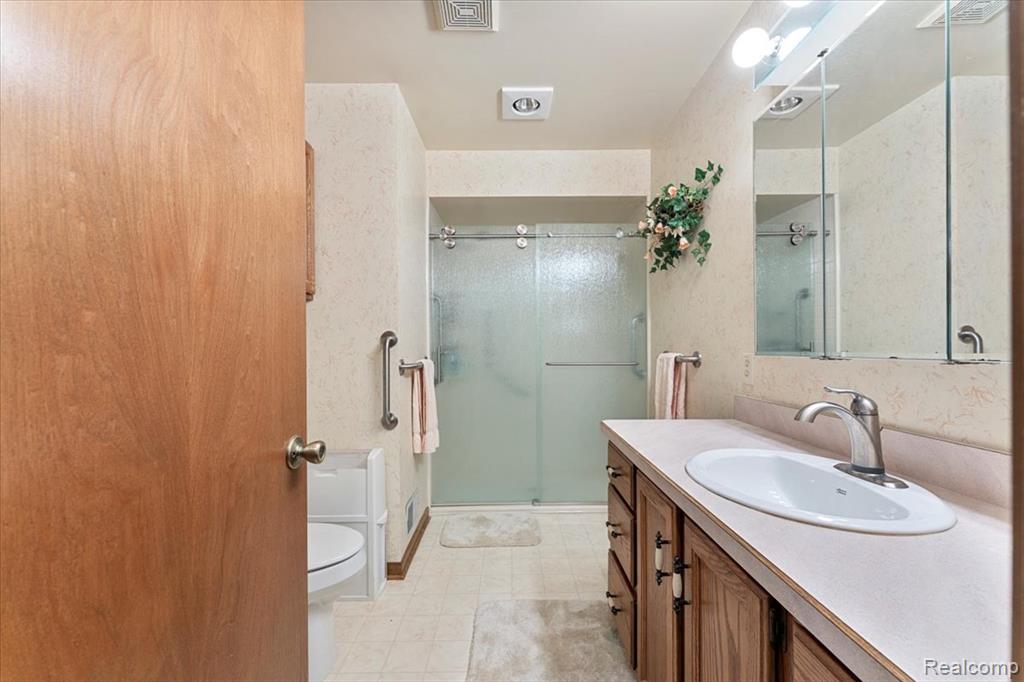 912 River Court, Wyandotte, MI 48192 — Photo 23