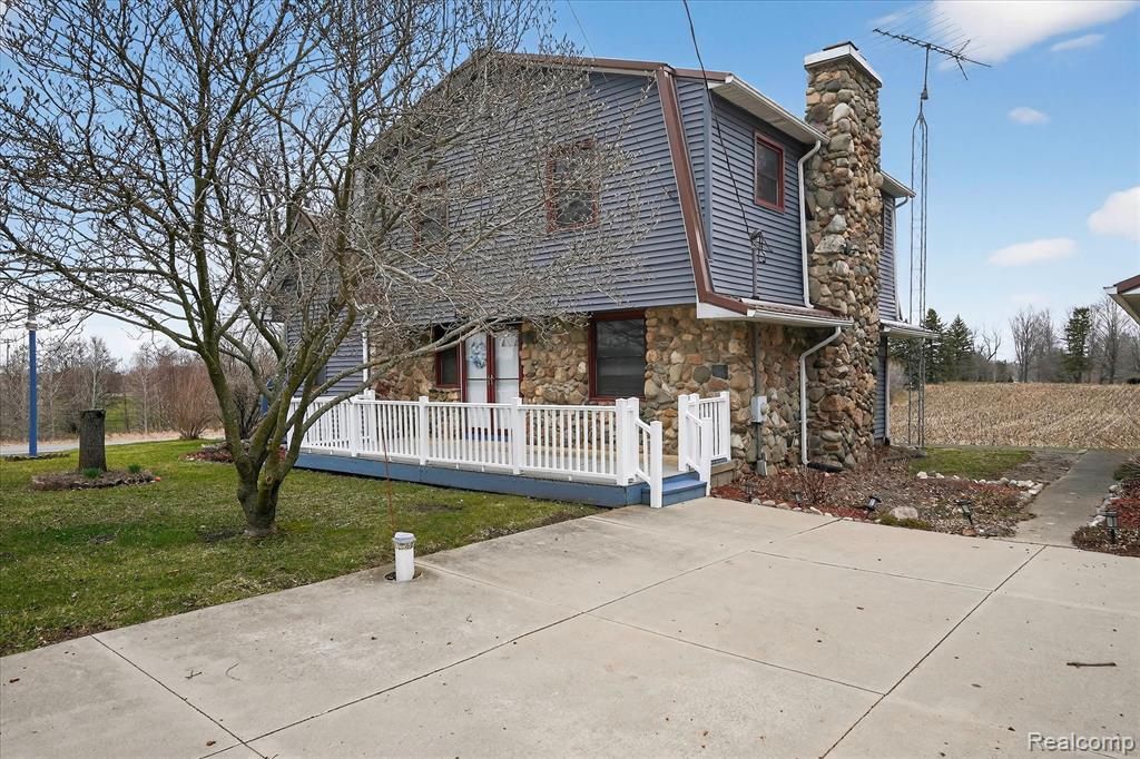992 W Bennington Road, Owosso, MI 48867 — Photo 4