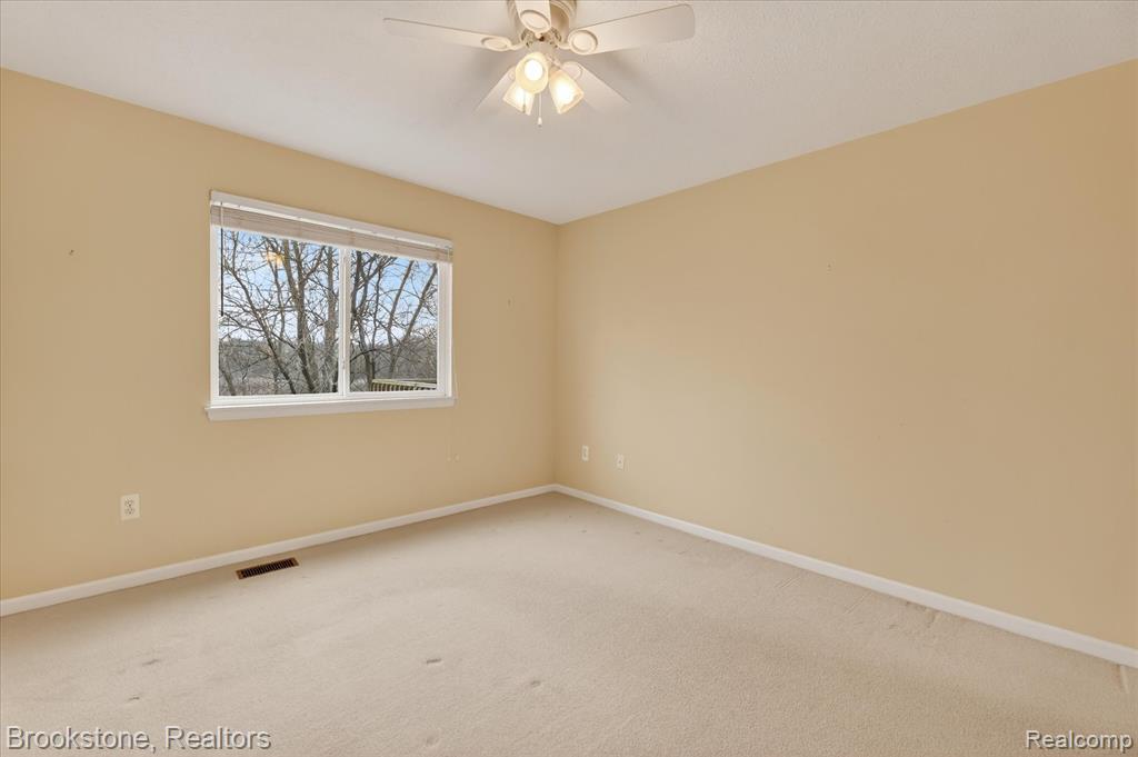 986 Spirea, 44, Howell, MI 48843 — Photo 31