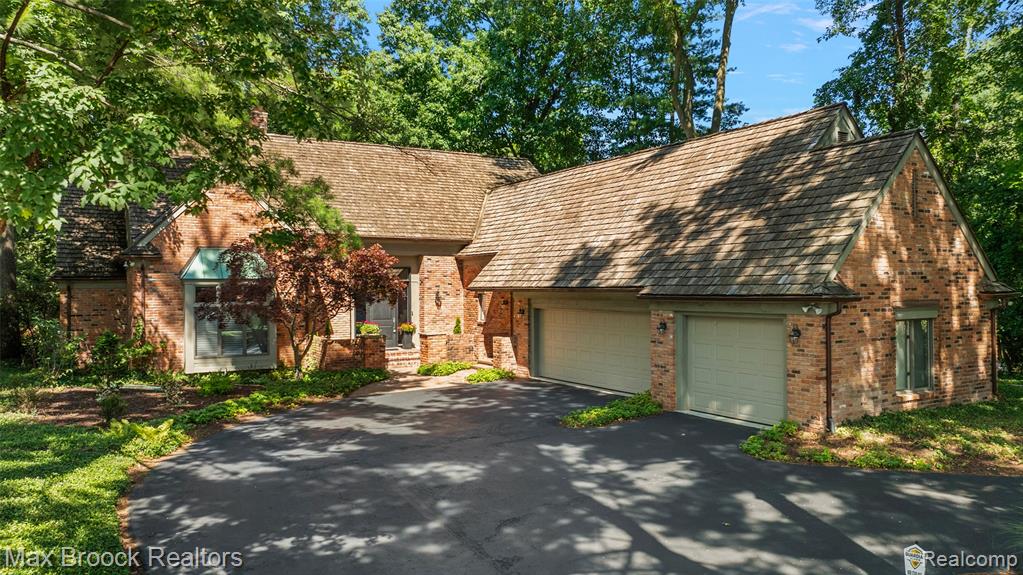 3546 Bloomfield Club Drive, Bloomfield Hills, MI 48301