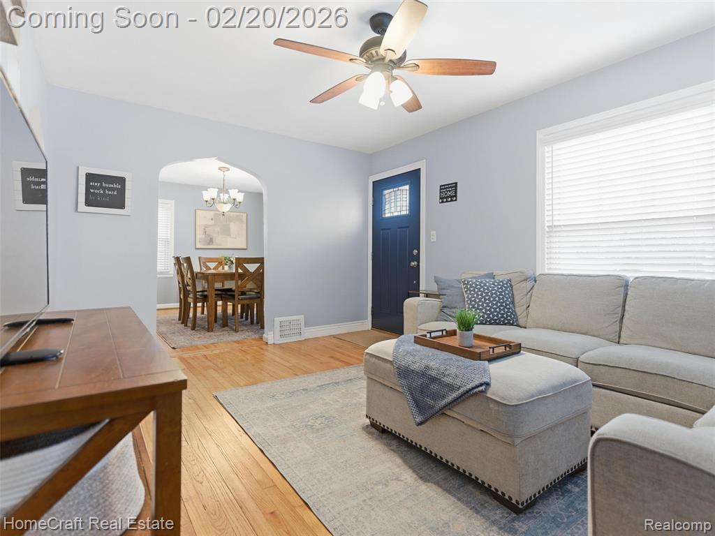 742 SAINT JOHN Street, Wyandotte, MI 48192 — Photo 6