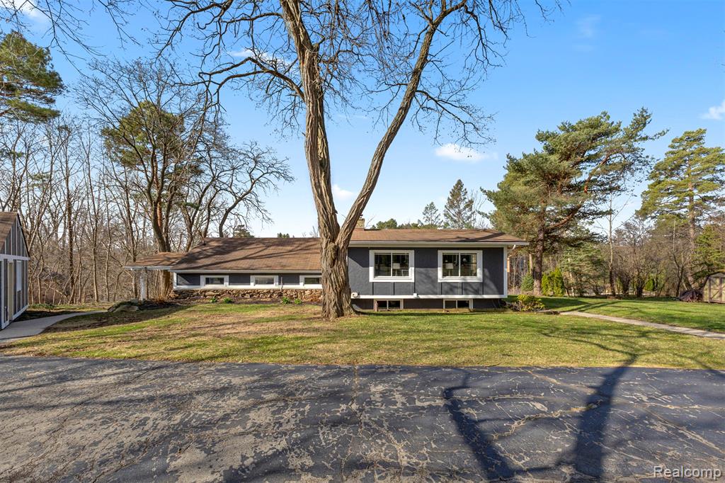 45401 W 9 Mile Road, Novi, MI — Photo 35