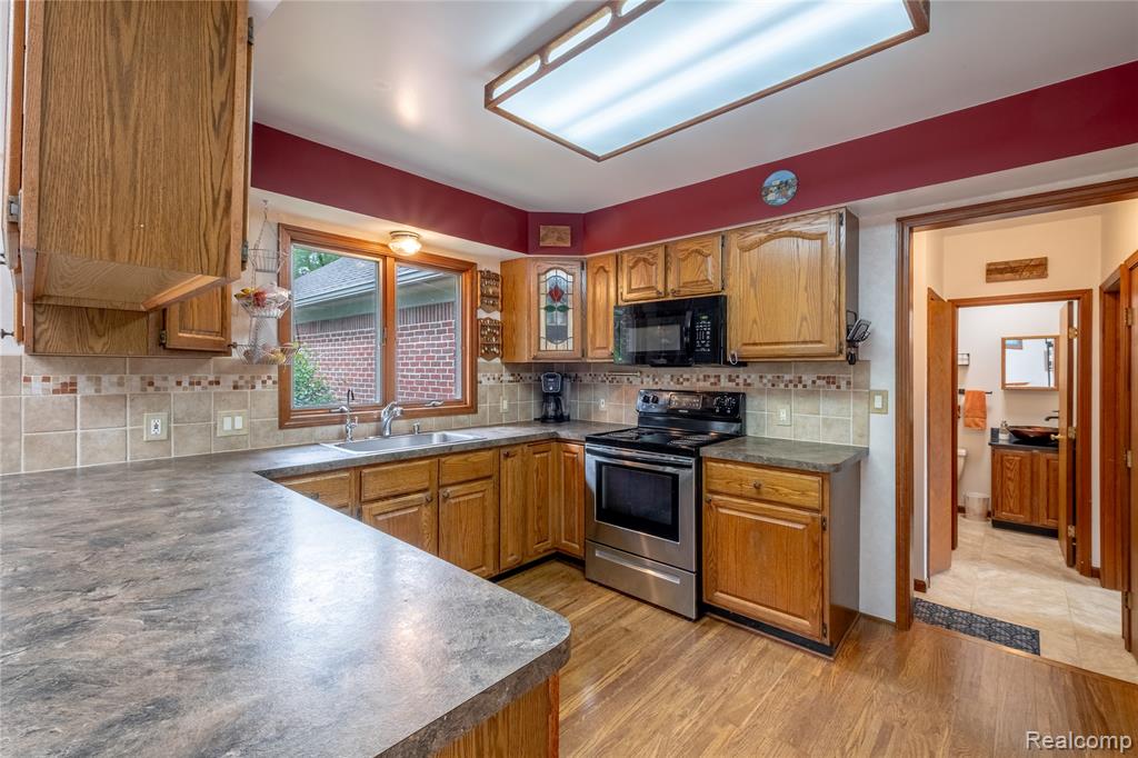 4536 Stoney Acres Lane, Highland, MI — Photo 9