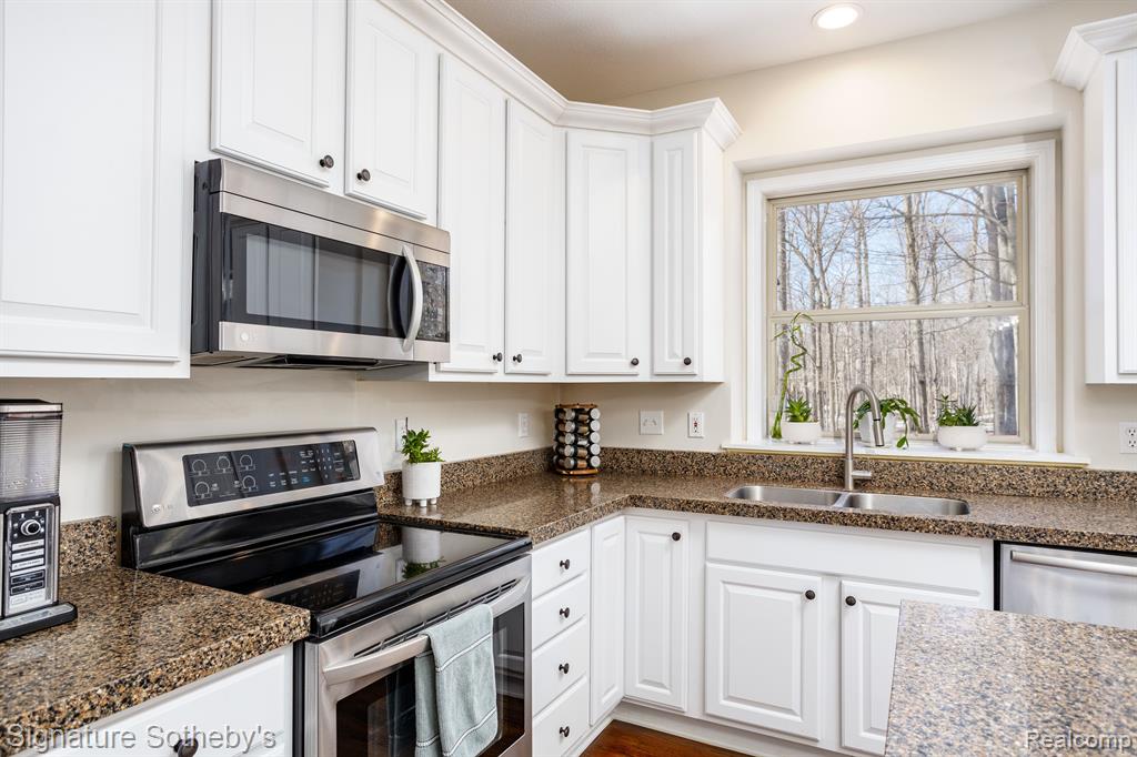 4718 Wildflower Court, Ann Arbor, MI 48108 — Photo 21