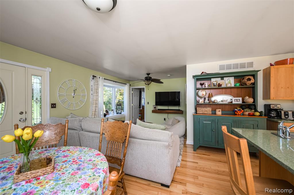 2076 Seymour Lake Road, Ortonville, MI 48462 — Photo 44