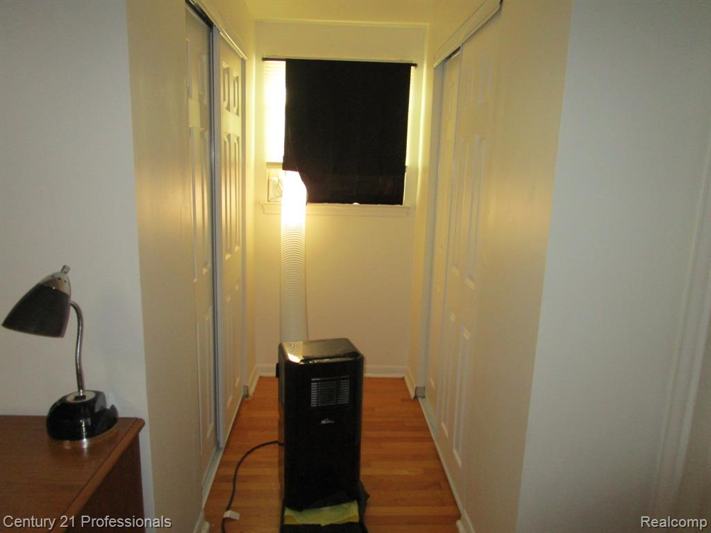 7715 Donna Street, Westland, MI — Photo 22