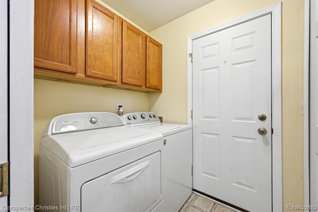 8896 Redstone Drive, Pinckney, MI 48169 — Photo 11