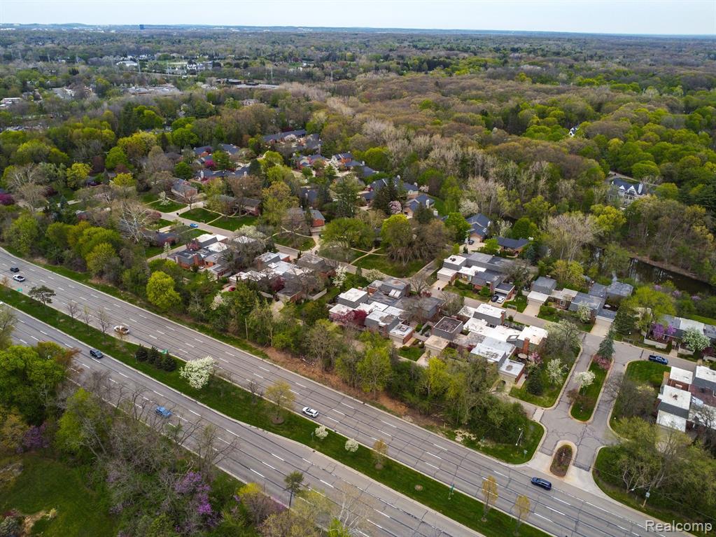1049 STRATFORD Lane, Bloomfield Hills, MI 48304 — Photo 52