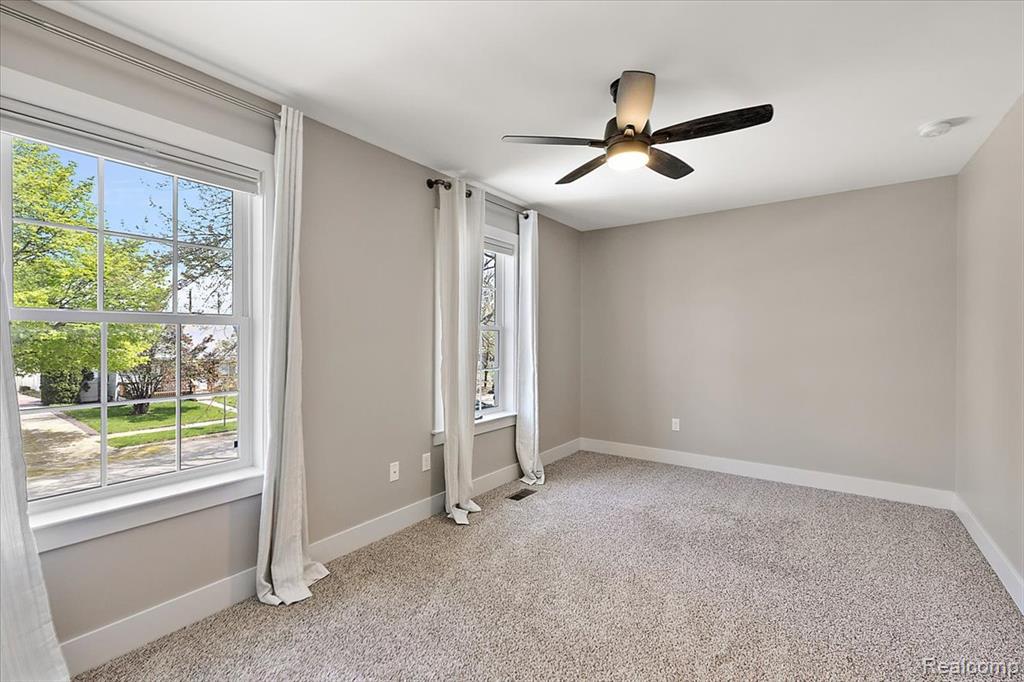 4253 Mandalay Avenue, Royal Oak, MI 48073 — Photo 23