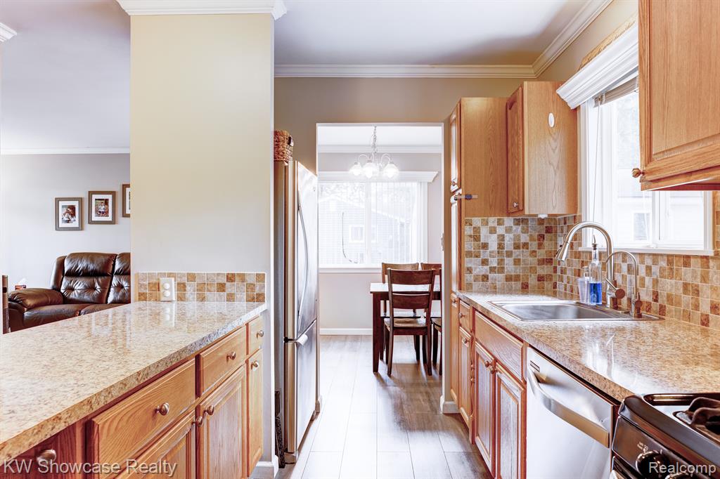 4575 OAKVISTA Avenue, Clarkston, MI — Photo 5