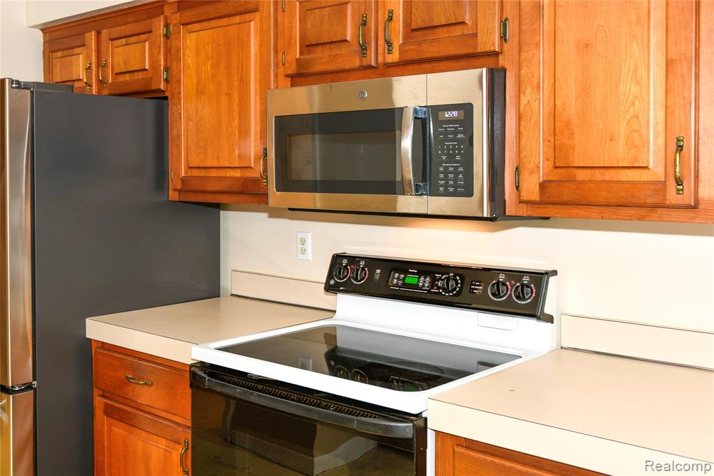 884 Eugene Drive, Oxford, MI 48371 — Photo 13