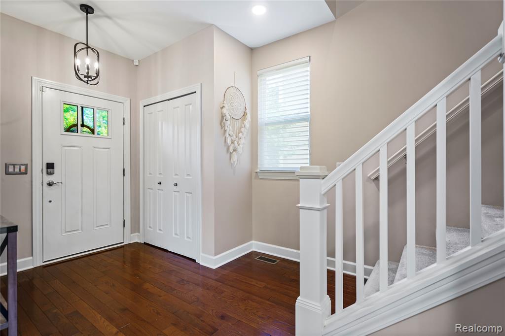 800 N Dorchester Avenue, Royal Oak, MI 48067 — Photo 35