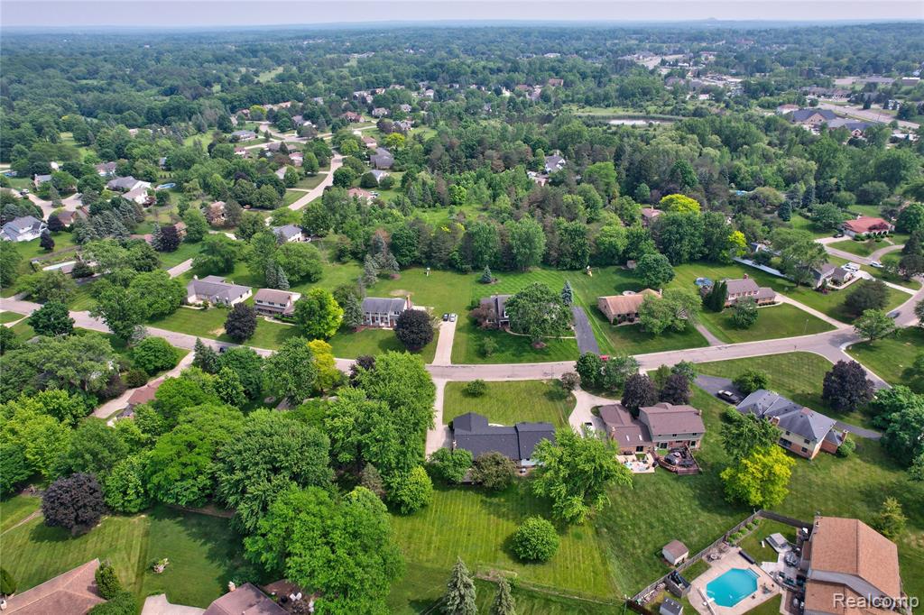 507 Charing Cross Drive, Grand Blanc, MI 48439 — Photo 6