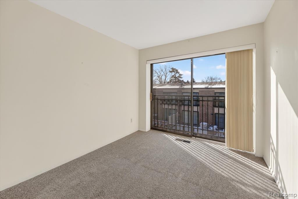 18268 University Park Drive, Livonia, MI, 48152