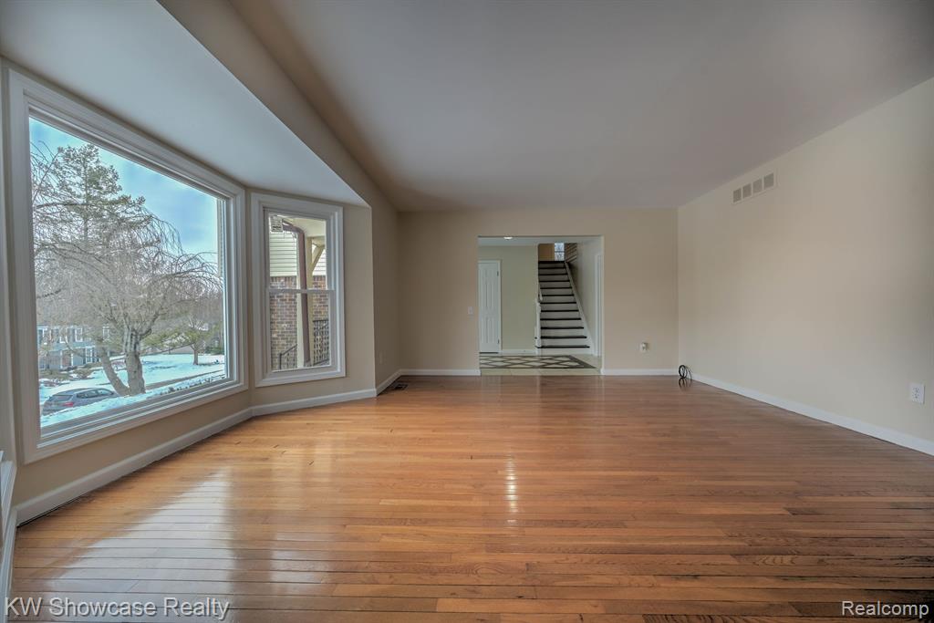 4238 STILL MEADOW Lane, West Bloomfield, MI 48323 — Photo 7