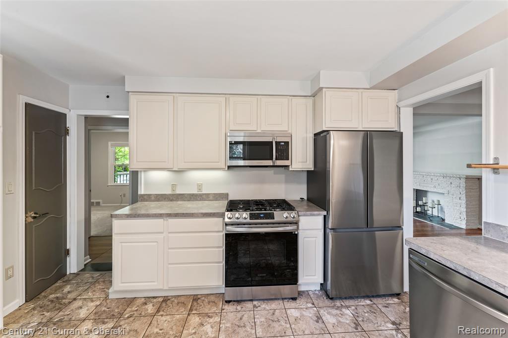 505 Hollywood Avenue, Grosse Pointe Woods, MI 48236 — Photo 7