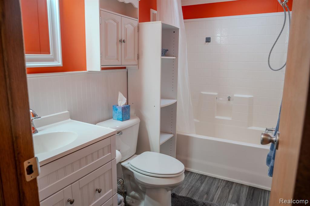 13480 Denver Drive, Hartland, MI 48353 — Photo 21