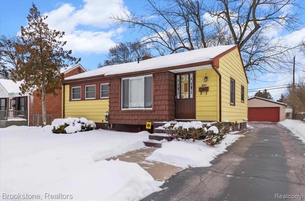 951 Argyle Avenue, Pontiac, MI 48341 — Photo 3