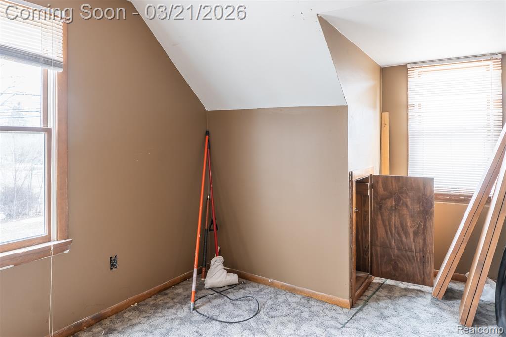 5763 N Silvery Lane, Dearborn Heights, MI 48127 — Photo 28