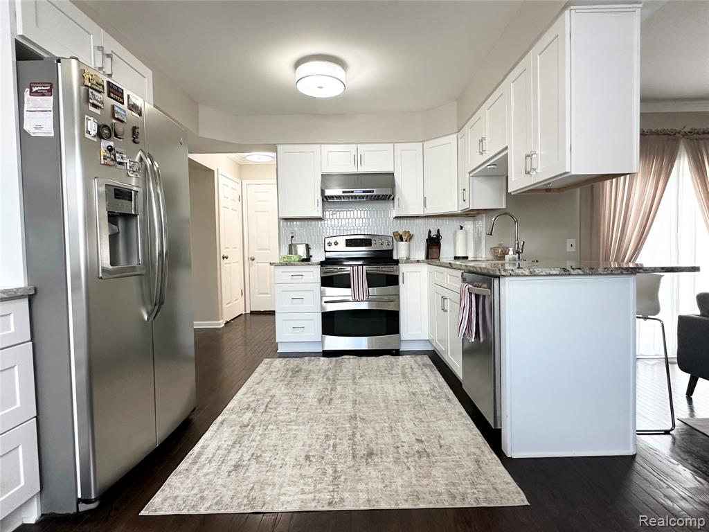4581 Benjamin Drive, Sterling Heights, MI 48310 — Photo 22