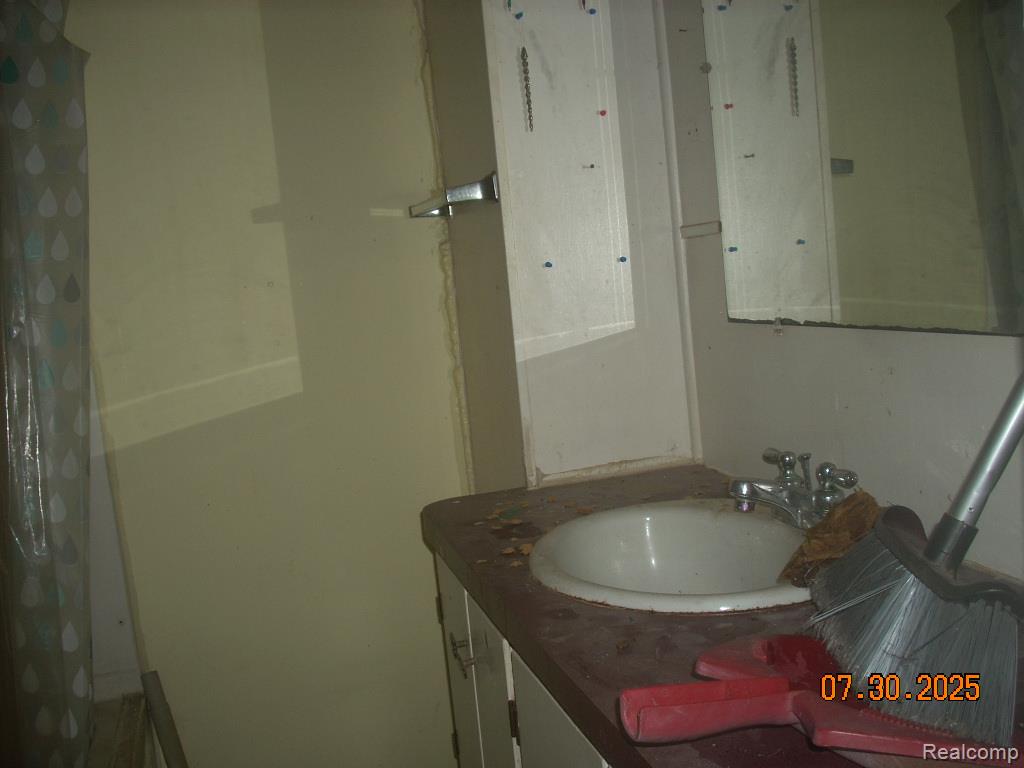 5536 E Newburg Road, Durand, MI 48429 — Photo 17