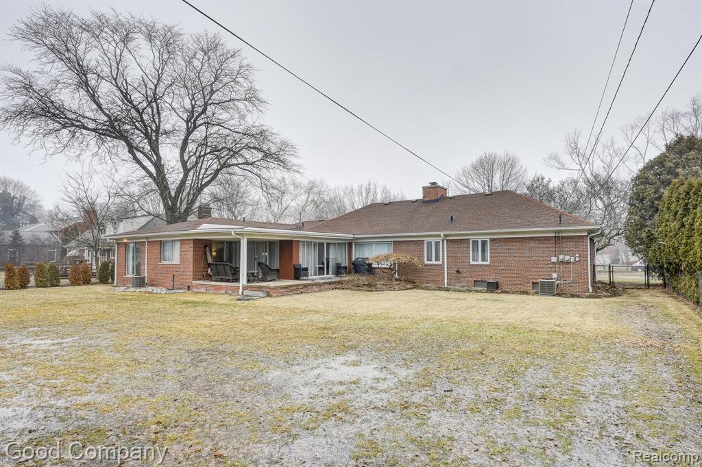 1557 Lochmoor Boulevard, Grosse Pointe Woods, MI 48236 — Photo 61