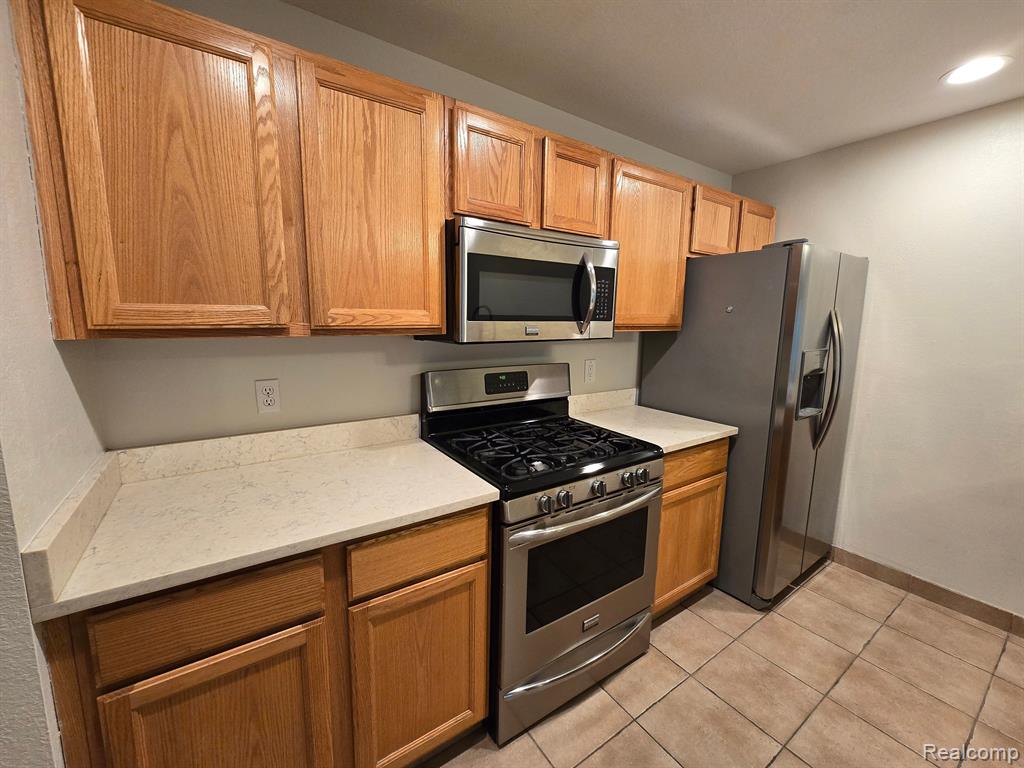 12516 Saint Andrews Way, 23, Fenton, MI 48430 — Photo 5