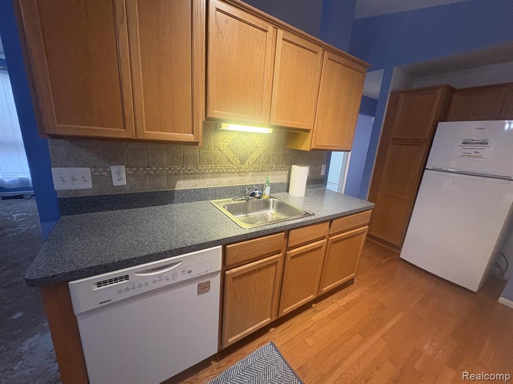 14033 Watersway Drive, Gibraltar, MI — Photo 10
