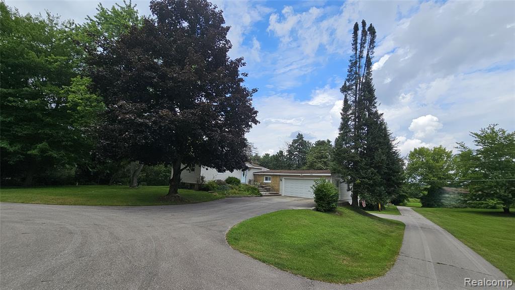 10040 Stinchfield Woods Road, Pinckney, MI 48169 — Photo 6