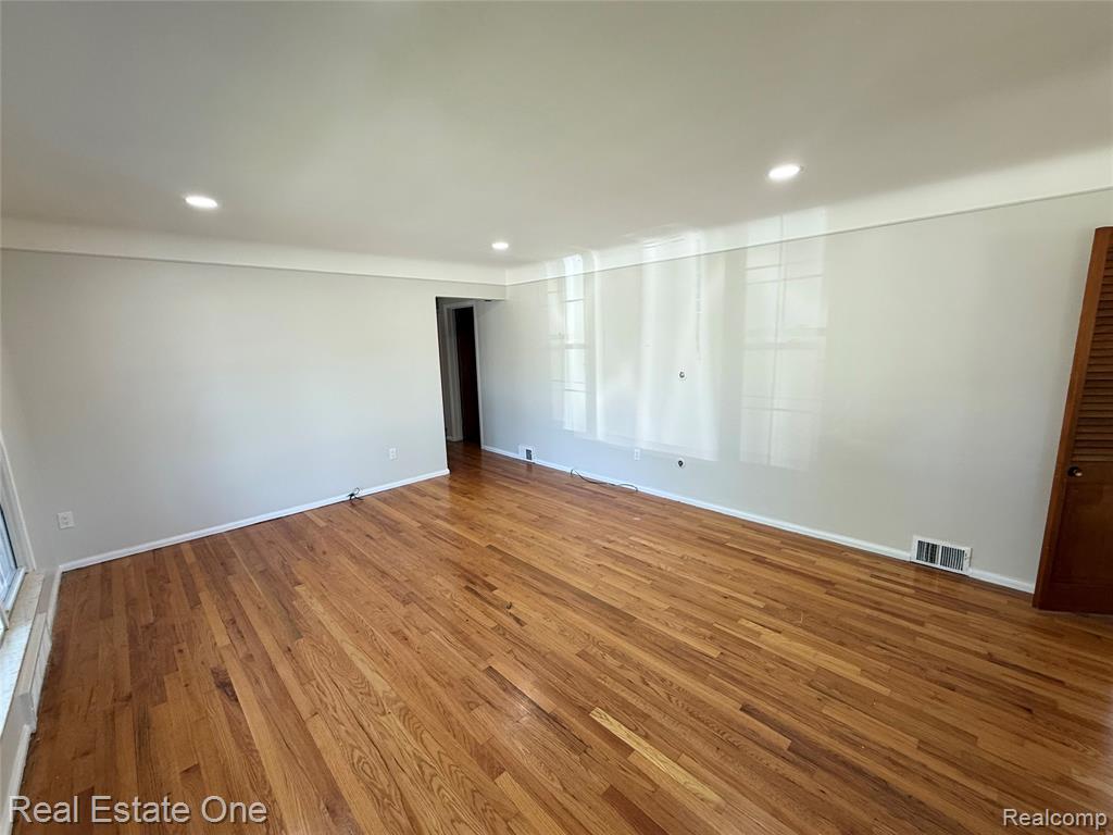 6810 Rosemary Street, Dearborn Heights, MI 48127 — Photo 2
