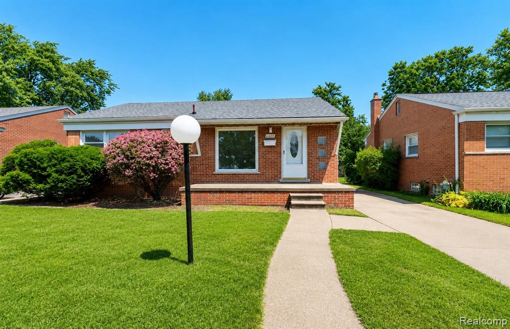 6690 Deering Street, Garden City, MI