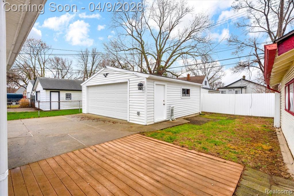 23109 Harding Avenue, Hazel Park, MI 48030 — Photo 25