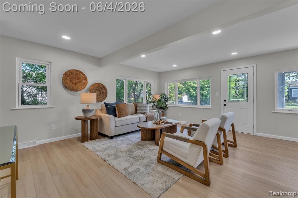 2890 Beland Avenue, Keego Harbor, MI 48320 — Photo 3