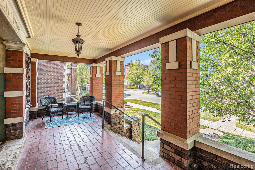 469 W Willis Street - Photo 2