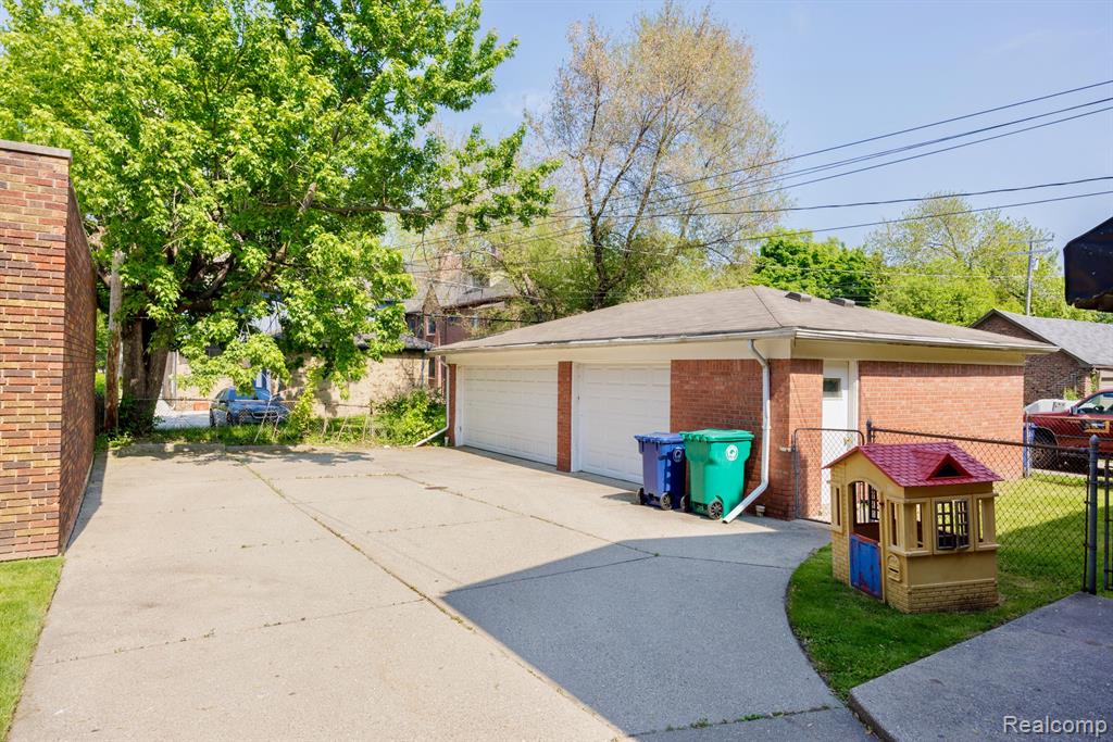 930 TROMBLEY Road, Grosse Pointe Park, MI 48230 — Photo 26