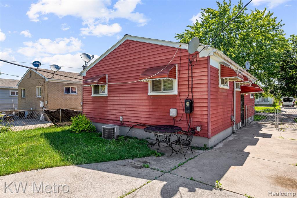 1686 S Bassett Street, Detroit, MI 48217 — Photo 5