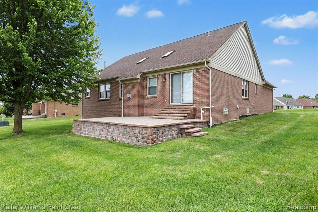 8183 Prestwick Lane, Washington, MI 48095 — Photo 27