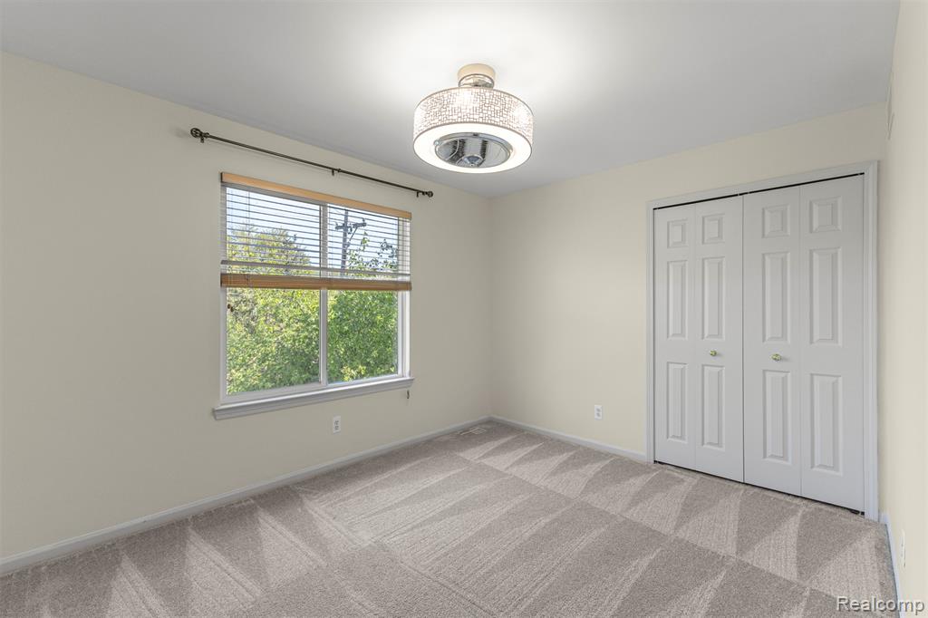 23395 Mission Lane, Farmington, MI 48335 — Photo 42